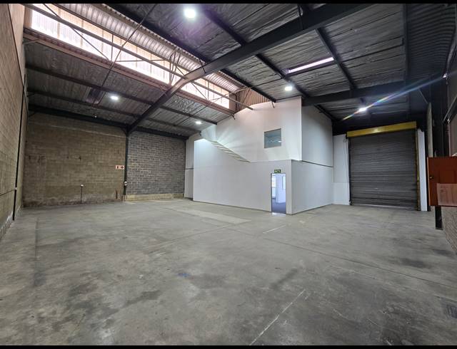 331M² WAREHOUSE TO LET IN MEADOWDALE